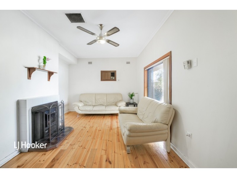 16 Davidson Road, Elizabeth Vale SA 5112