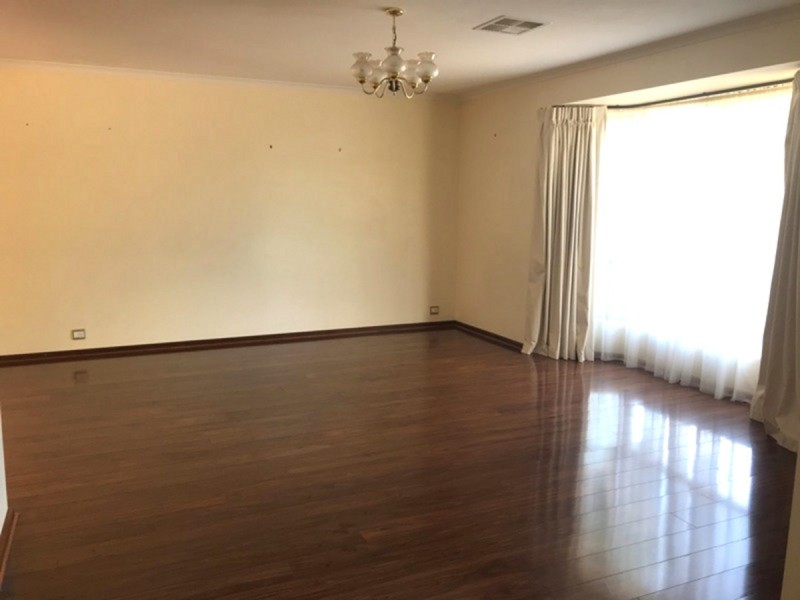 12 Greenfinch Court, Wynn Vale SA 5127