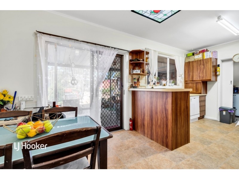 8 Bertana Road, Para Hills West SA 5096