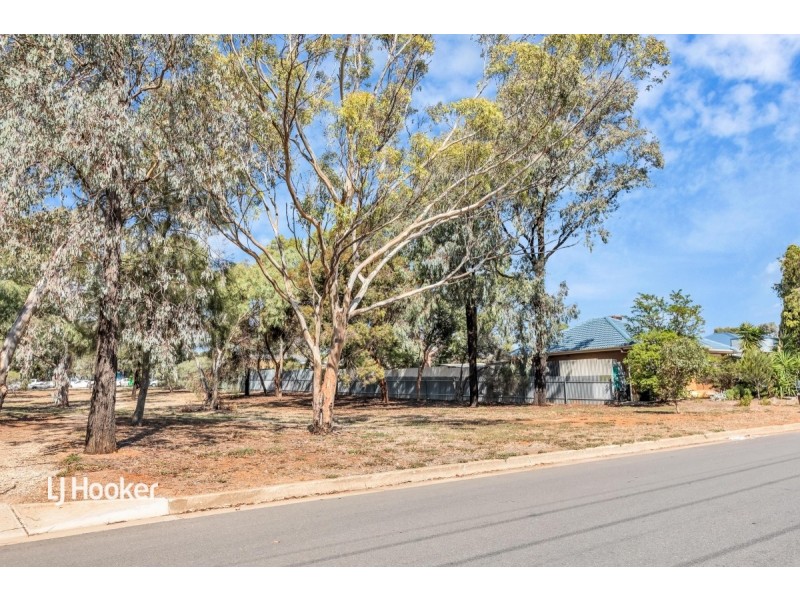8 Bertana Road, Para Hills West SA 5096