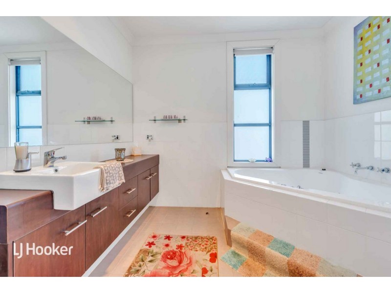 50 The Strand, Mawson Lakes SA 5095