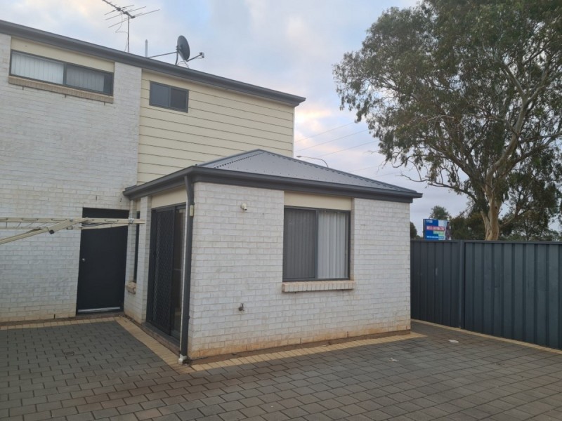 4 Hamra Drive, Smithfield SA 5114