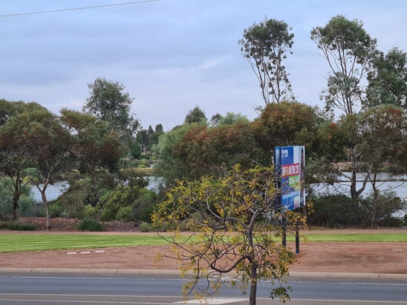 4 Hamra Drive, Smithfield SA 5114