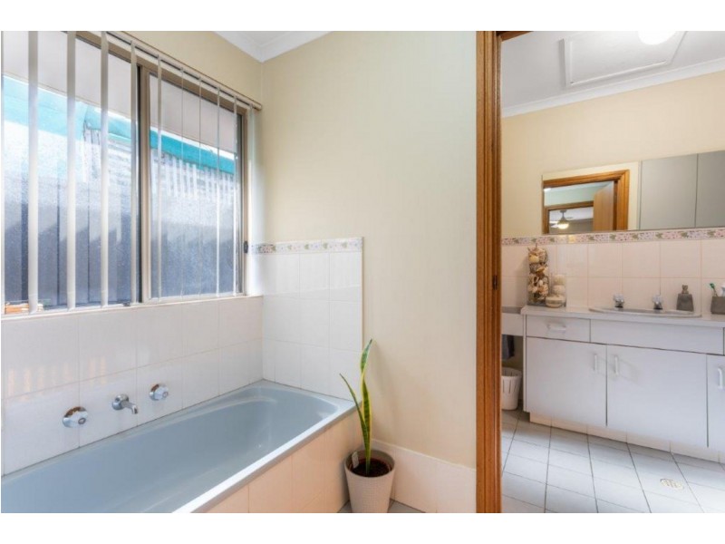 4 Ruse Court, Golden Grove SA 5125