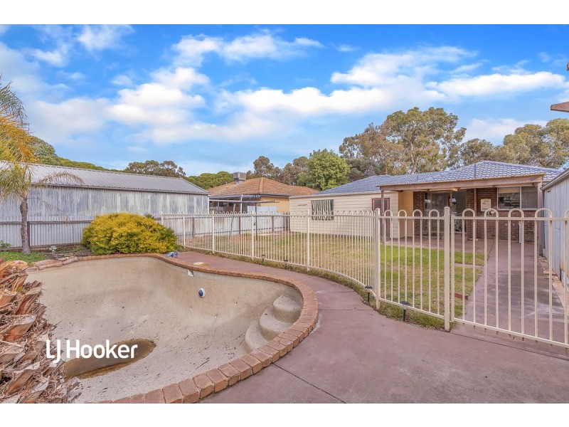 11 Rogers Crescent, Paralowie SA 5108