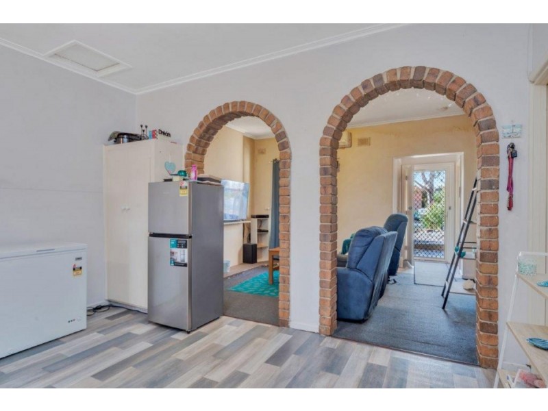 46 Knowles Road, Elizabeth Vale SA 5112