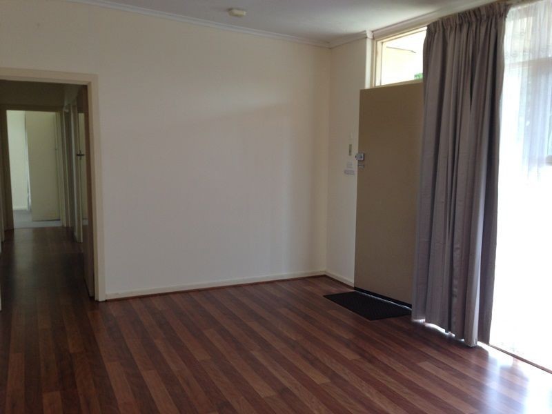 14 Lorna Road, Para Hills SA 5096