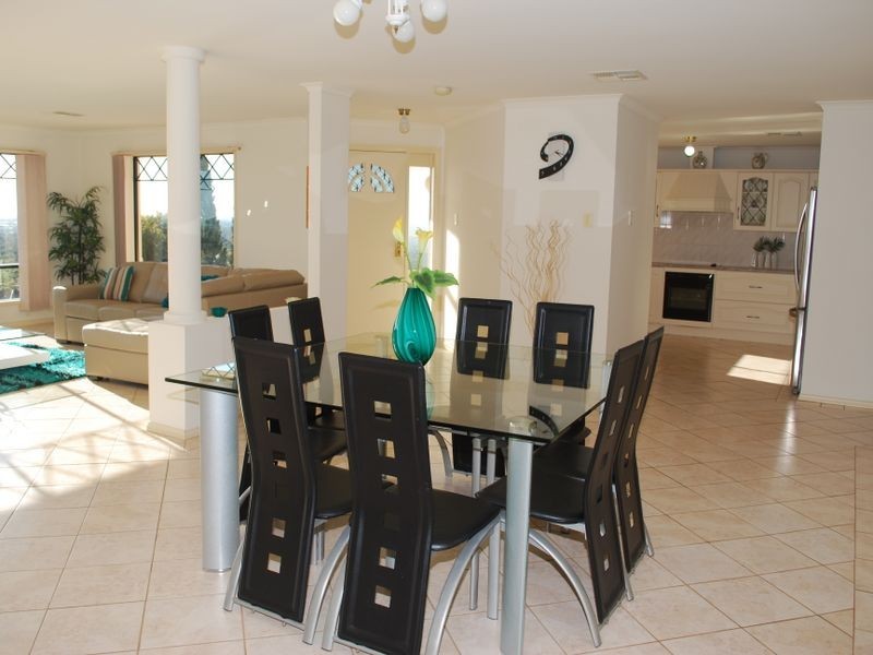 21 Modra Circuit, Hillbank SA 5112