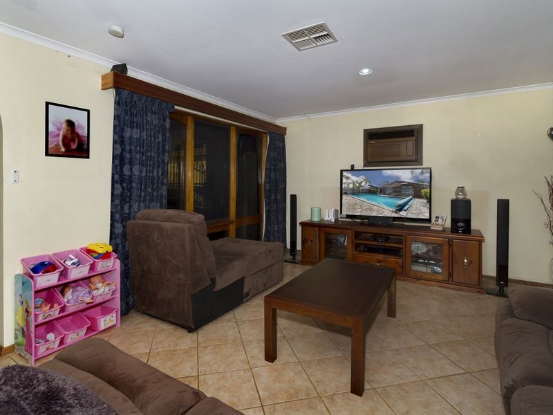 35 Camelot Drive, Paralowie SA 5108