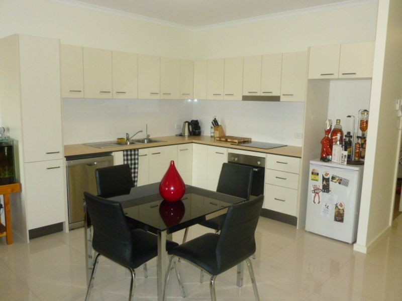 10/10 Light Common, Mawson Lakes SA 5095