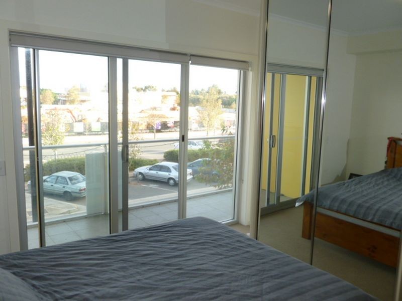 10/10 Light Common, Mawson Lakes SA 5095