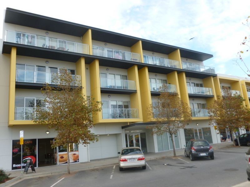 10/10 Light Common, Mawson Lakes SA 5095