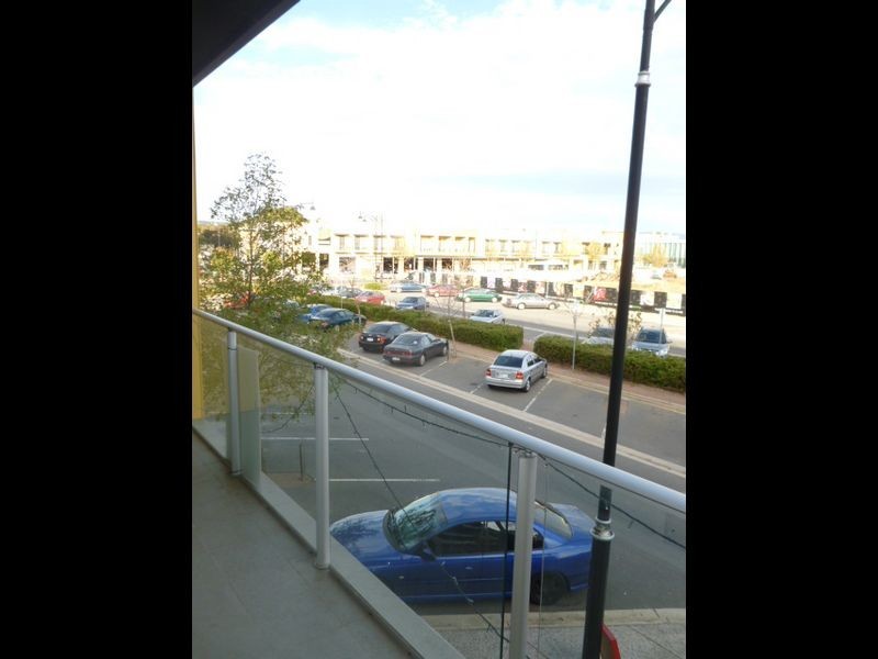 10/10 Light Common, Mawson Lakes SA 5095