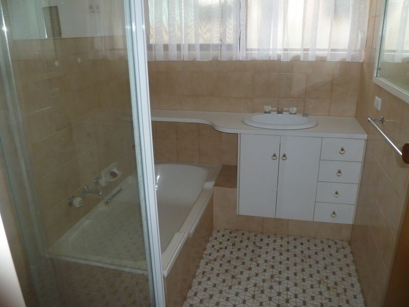 16 The Parkway, Paradise SA 5075