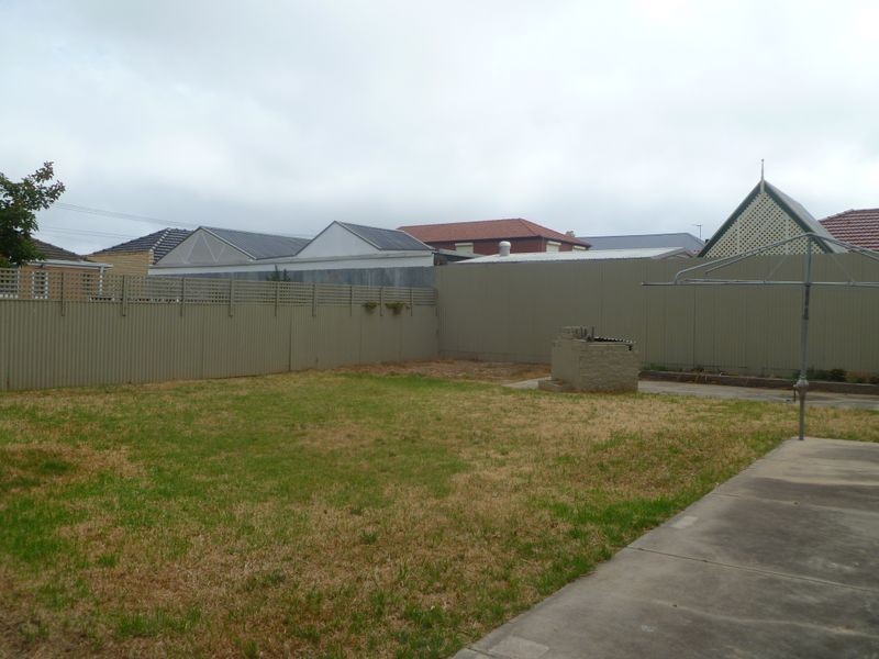 5 Strathbogie Ave, Findon SA 5023