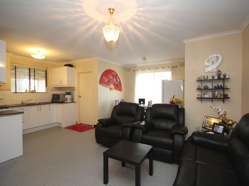 2/1 Peter Place, Campbelltown SA 5074