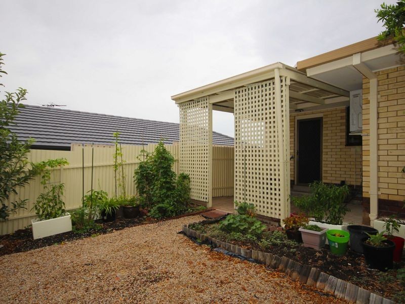 2/1 Peter Place, Campbelltown SA 5074