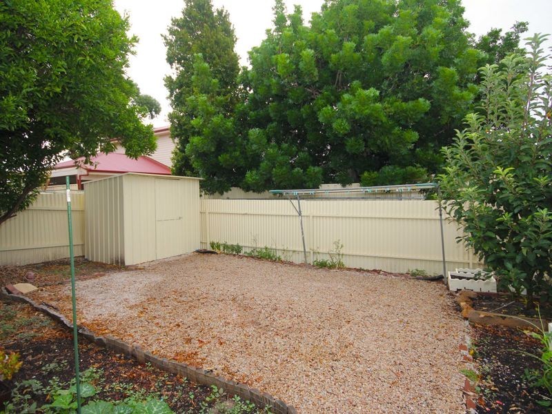 2/1 Peter Place, Campbelltown SA 5074