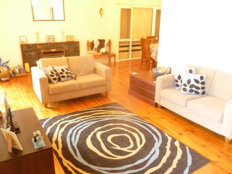 15 Parslow Road, Para Hills SA 5096