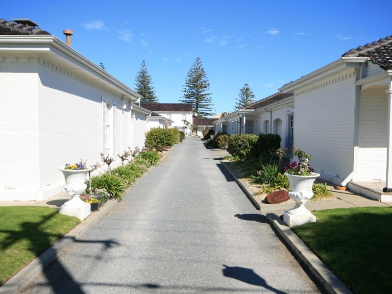 11/8-10 Robert Street, Glenelg South SA 5045