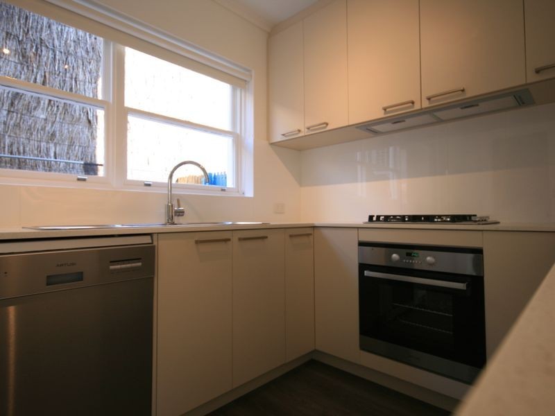 11/8-10 Robert Street, Glenelg South SA 5045