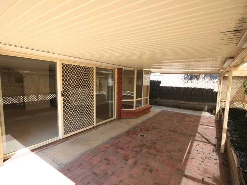 6 Locheal Avenue, Greenwith SA 5125