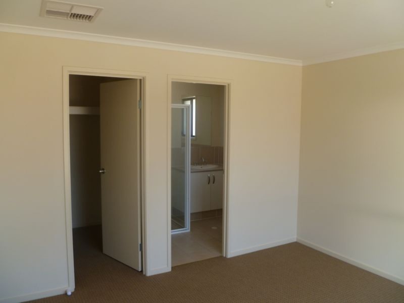 12 School Oval Drive, Christies Beach SA 5165