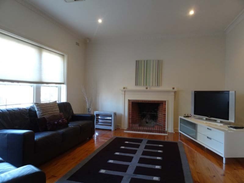 18 Richardson Avenue, Glenelg North SA 5045