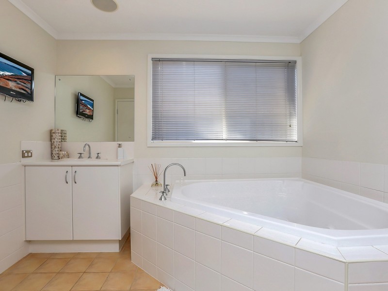 34 Daveys Road, Flagstaff Hill SA 5159