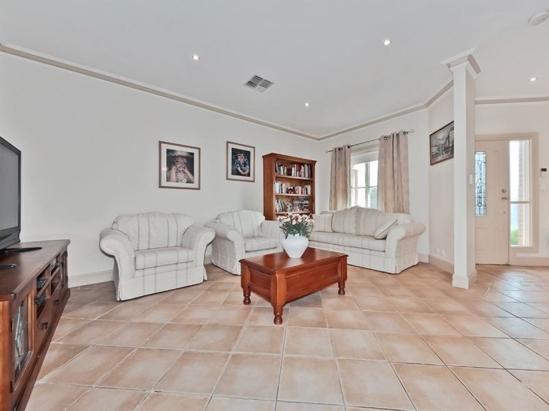 18 Angelo Street, Newton SA 5074