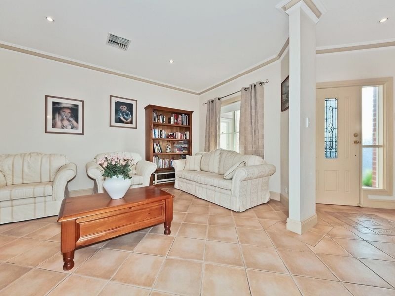 18 Angelo Street, Newton SA 5074