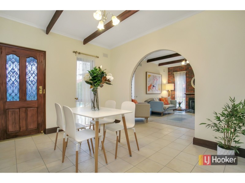 11 Neptune Crescent, West Beach SA 5024