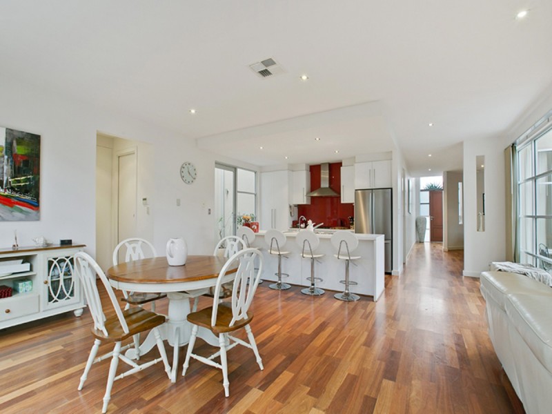 11 Yates Street, Mawson Lakes SA 5095