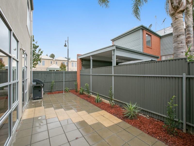 11 Yates Street, Mawson Lakes SA 5095