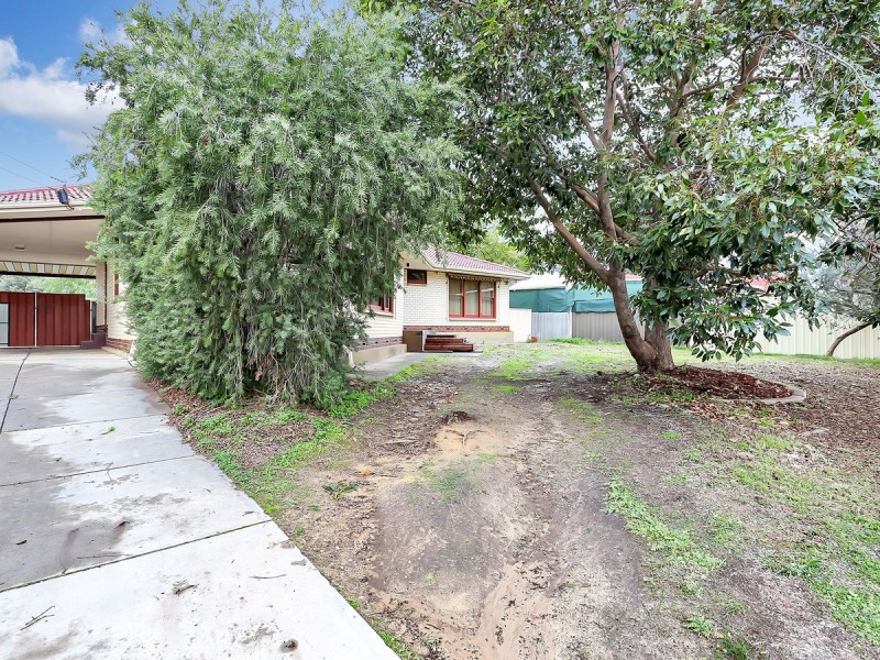 17 Wyndham Crescent, Surrey Downs SA 5126