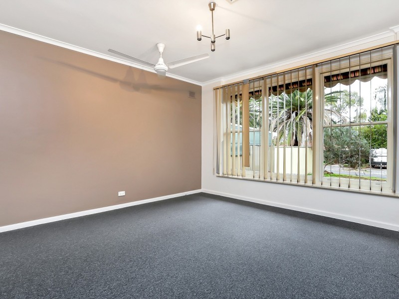 17 Wyndham Crescent, Surrey Downs SA 5126