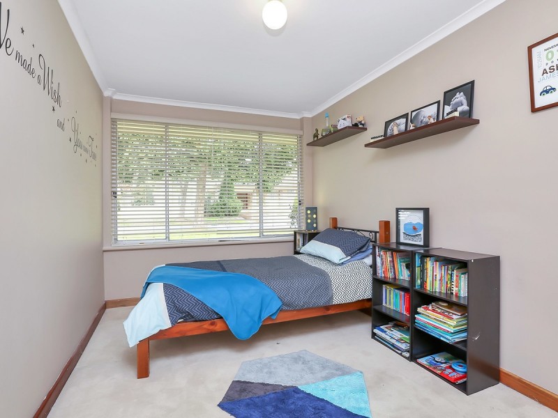 4 Niblick Street, Fairview Park SA 5126