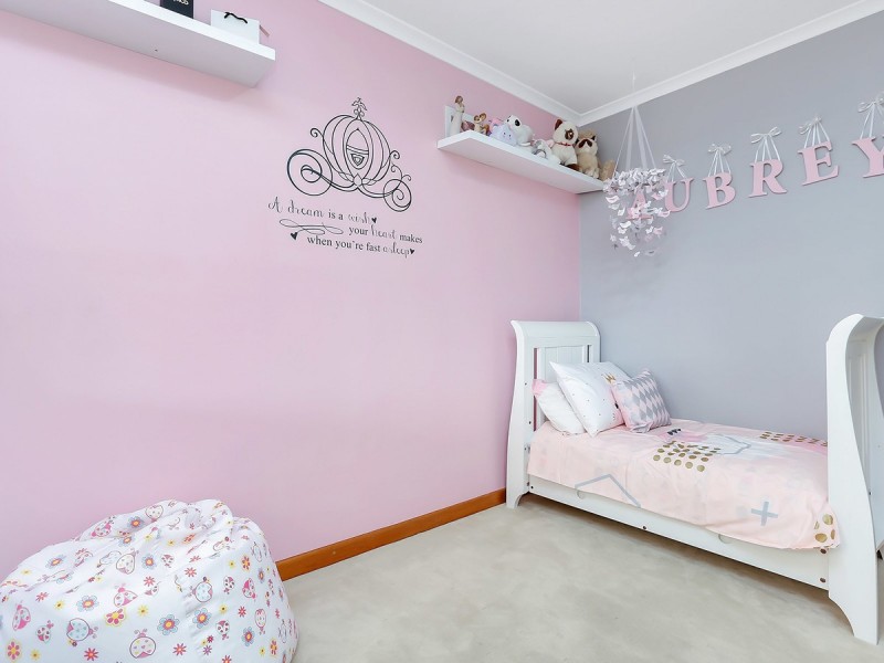 4 Niblick Street, Fairview Park SA 5126