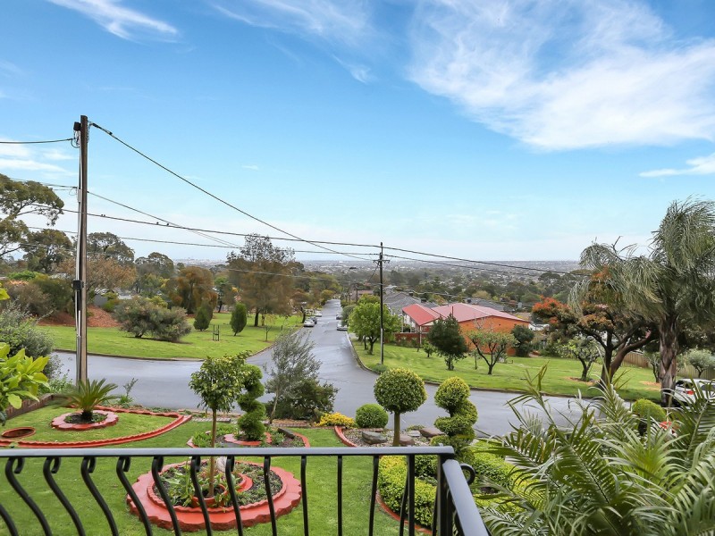 9 Yalpara Avenue, Rostrevor SA 5073