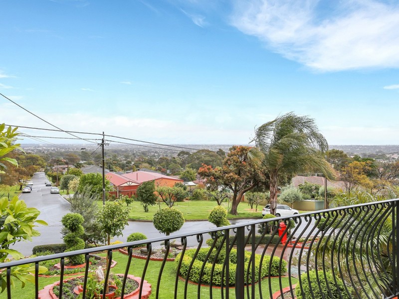 9 Yalpara Avenue, Rostrevor SA 5073