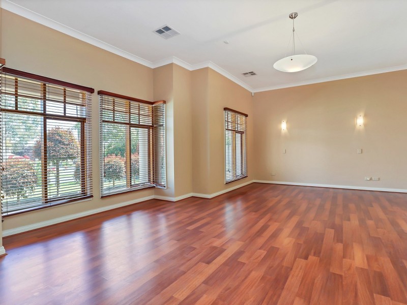 36 Landseer Crescent, Dernancourt SA 5075