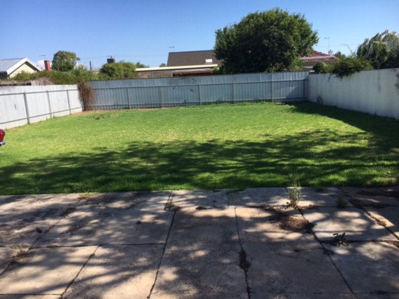 8 Victoria Street, Glandore SA 5037