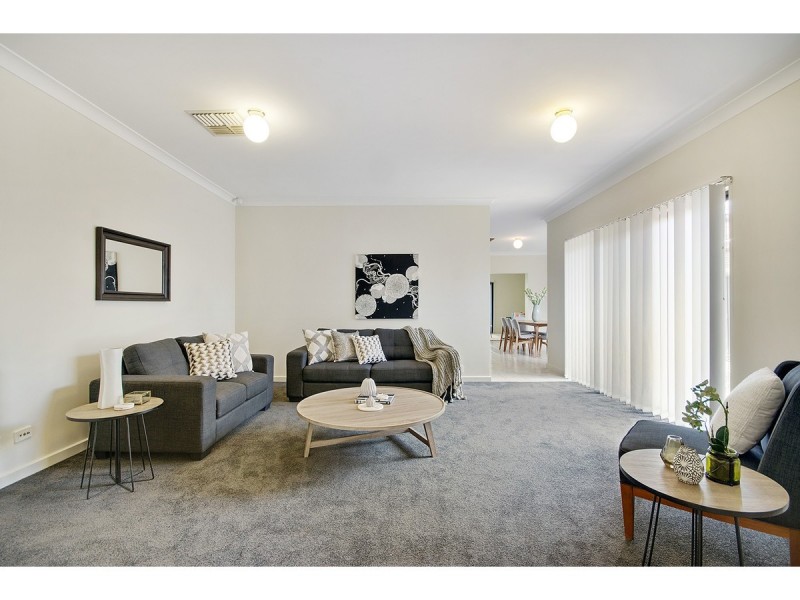 24 Mallard Crescent, Mawson Lakes SA 5095
