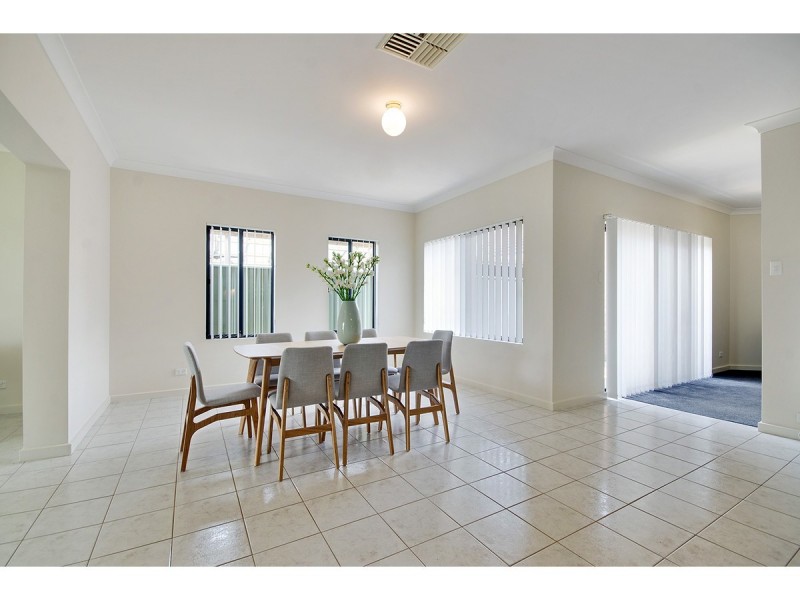 24 Mallard Crescent, Mawson Lakes SA 5095