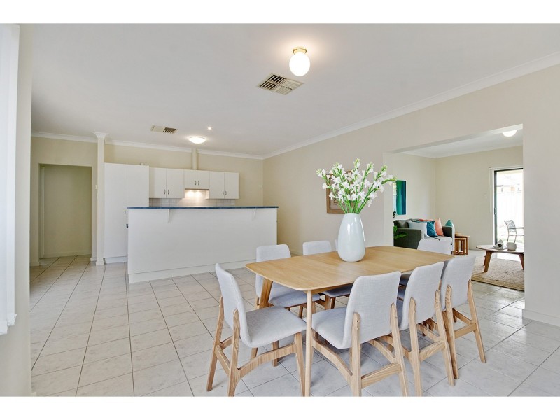 24 Mallard Crescent, Mawson Lakes SA 5095