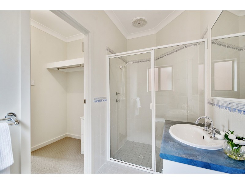 24 Mallard Crescent, Mawson Lakes SA 5095