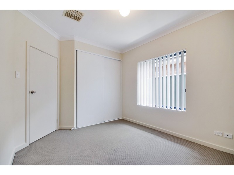 24 Mallard Crescent, Mawson Lakes SA 5095