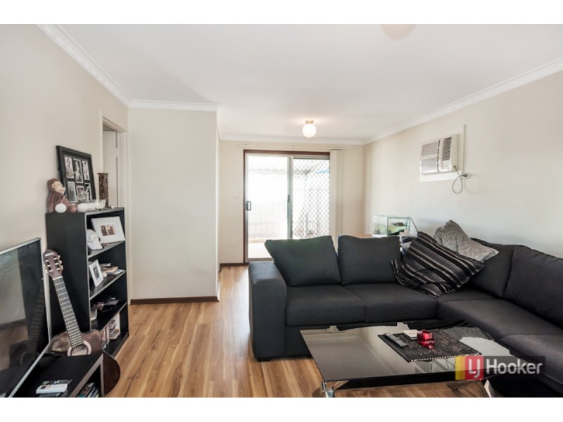 2/15 Booth Avenue, Morphett Vale SA 5162