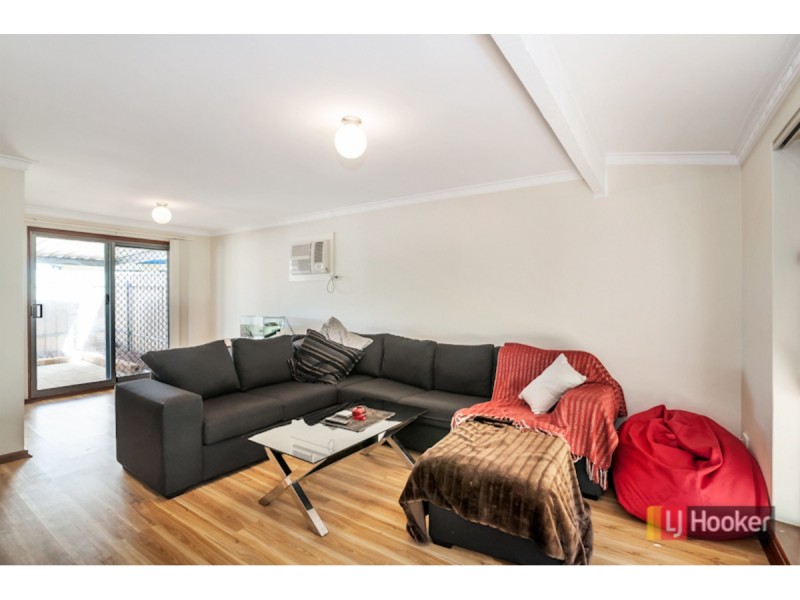 2/15 Booth Avenue, Morphett Vale SA 5162