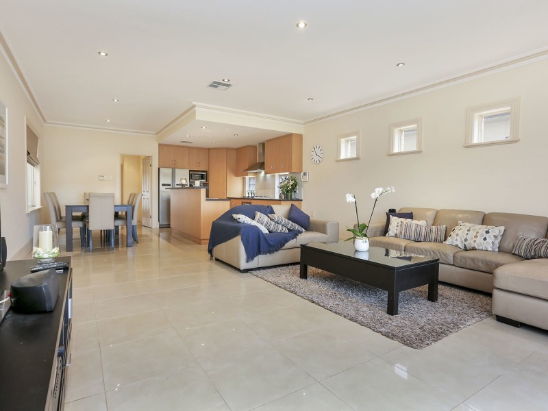 8b Trewren Avenue, Rostrevor SA 5073